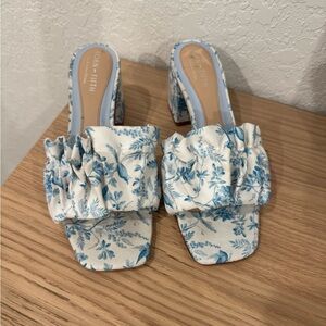 Antonio Melani (Born on Fifth) 6.5 size blue and white floral heels/mules.